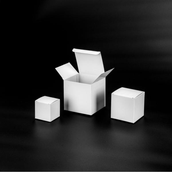 White Cardboard Packaging Paper Box Custom Logo Cosmetic Packaging Box Stylish