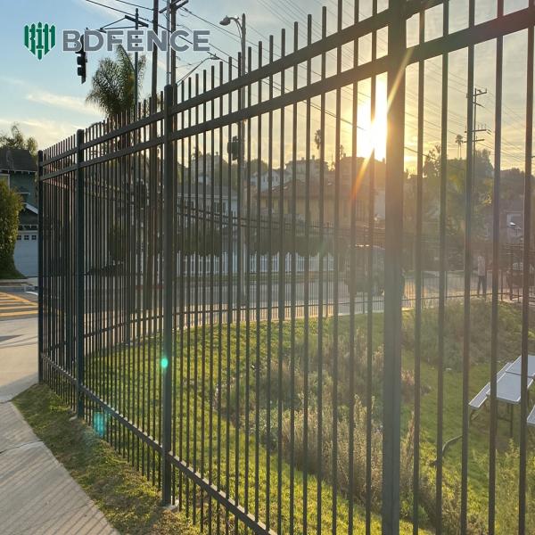 Q235 Mold Resistant Tubular Steel Fence Humid Climate Use
