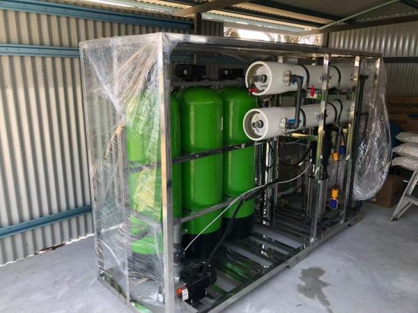 Sistema de purificación de agua salobre por ósmosis inversa