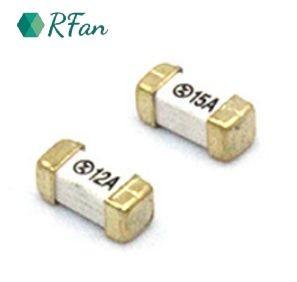 2410/6125/1808 15A Fusível de montagem de superfície 125V/250V/300V Fusíveis cerâmicos