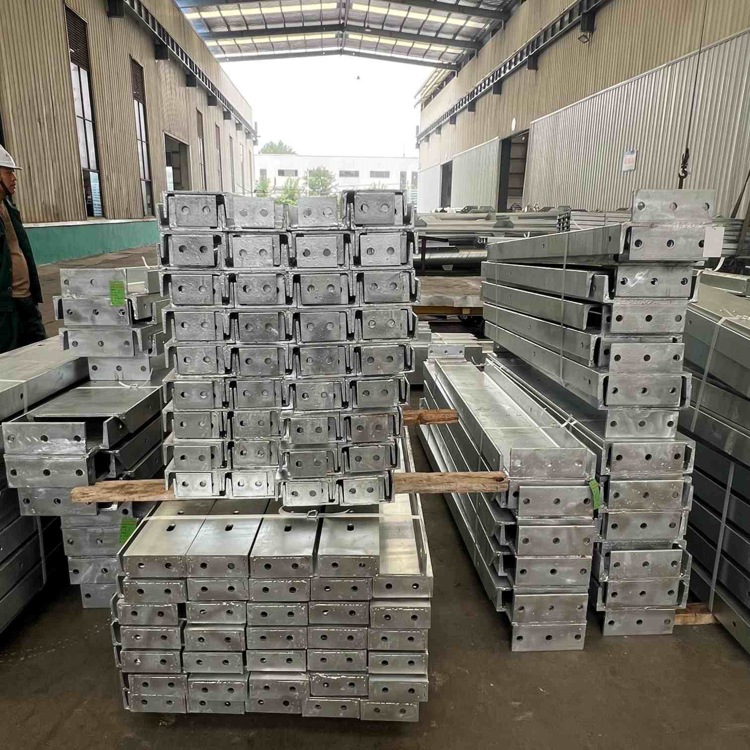 Punching Hot Dip Galvanized Steel Beam Bending Engineering Galvanised Universal Beam