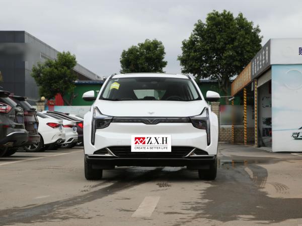 Blue Color SUV EV Cars 5 Doors 5 Seater U Nezha New Energy Vehicles