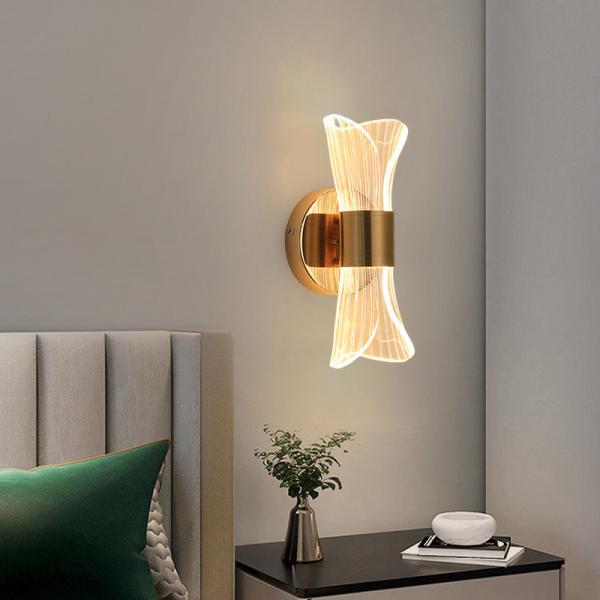Lumière murale à LED acrylique métallique transparente pour chambre à coucher