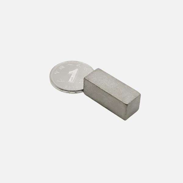 SmCo Magnet Curie Temperature 700-800°C Tolerance 0.1mm Brittle Mechanical