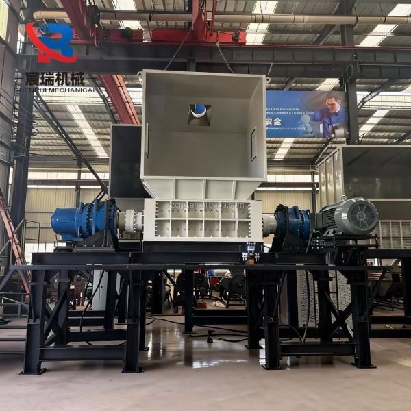 Bulky Household Waste Shredder Used Clothing and Woven Bag Shredder Industrial Solid Waste Crusher Nylon Fabric Strip Pulverizer