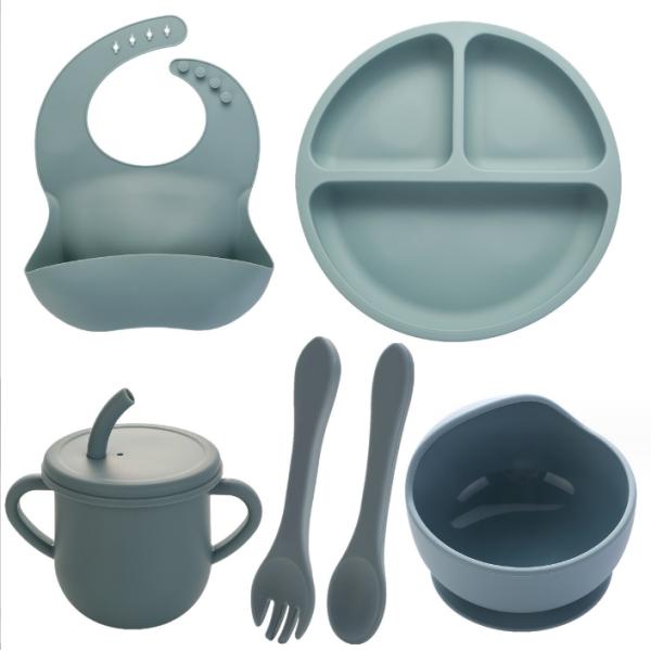 Durable Silicone Baby Feeding Set BPA Free Spoons Bibs Plate Customized Design Style