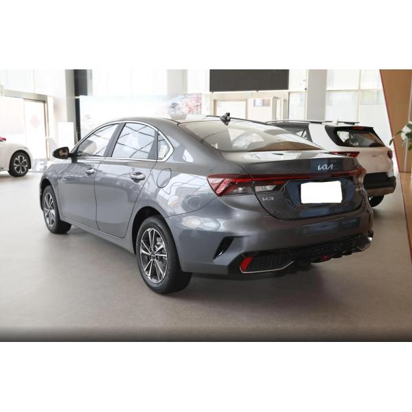 Левое рулевое управление Литий батарея KIA K3 2024 Электромобиль Энергетическое транспортное средство Седан для взрослых