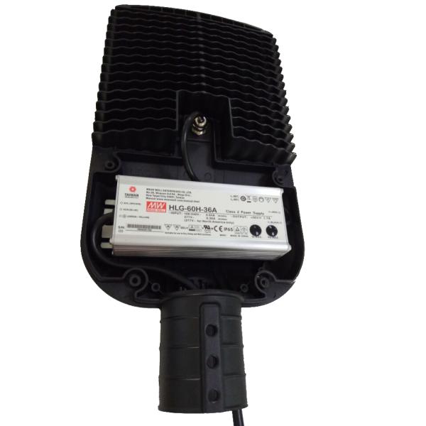 120Lm/W Energy Efficient Street Lighting / Led Solar Street Light With Meanwell Driver hot selling