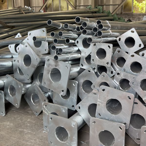 4m 5m 6m 7m 8m 9m 10m 12m Q235 Steel Outdoor Light Pole With Customizable Sizes