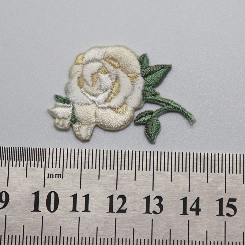 High Quality Customized Heat Cut Embroidery Rose Flower Patch for Garment