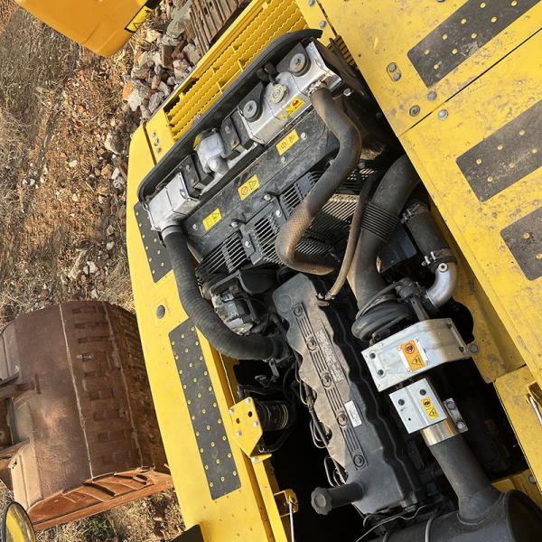 Middle Size Komatsu PC200-8MO Used Crawler Excavator 110kw Rated Power 20 Ton Weight