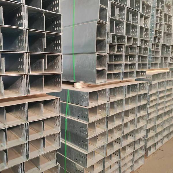 50 mm-1000 mm bandeja de cable galvanizado de inmersión en caliente para la gestión flexible y fuerte de cables