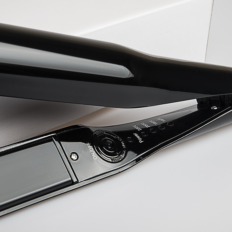 Переплетенные 2 в 1 раскручивателе волос и Curler Lcd показывают быстрое топление PTC