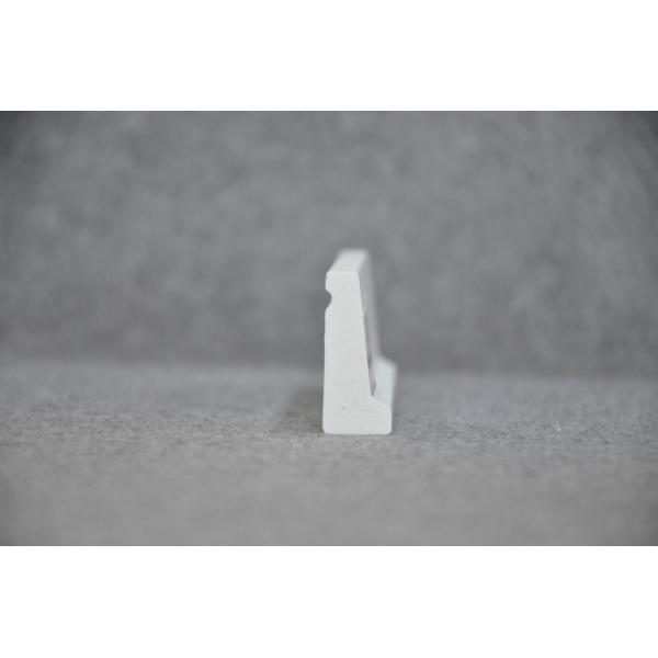 Белое уравновешивание PVC пола всходит на борт винила прессформ плинтуса водоустойчивого