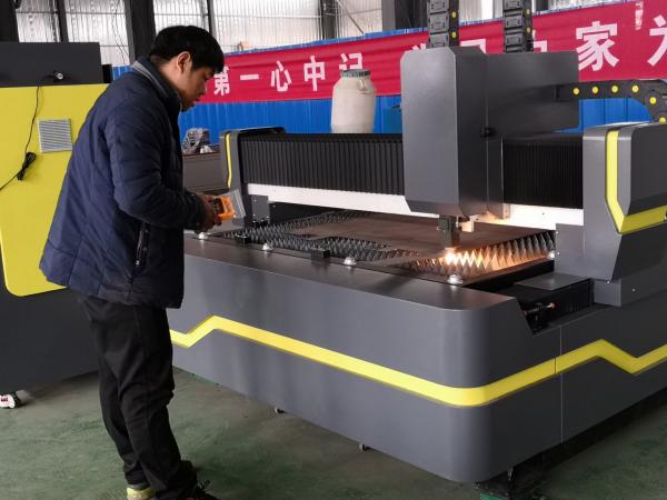6MM Thickness Small Fiber Laser Cutting Machine , Metal Plate Cutting Machine Servo Motor