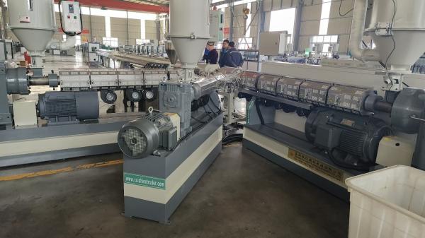 Ligne d'extrusion de tuyaux en PE entièrement automatique avec une capacité de 120-800 kg/h