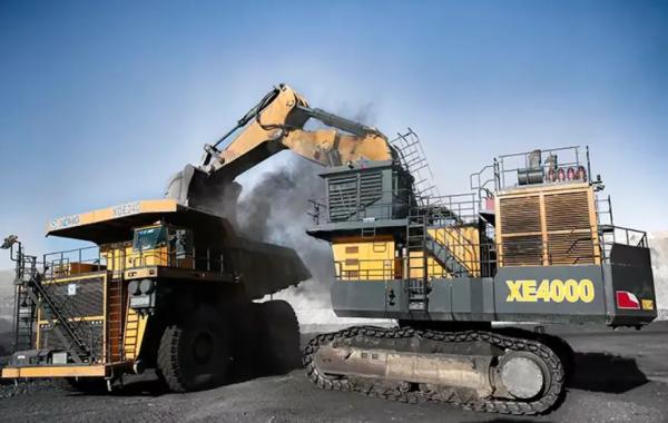 Vente à chaud pelle 360 degrés Vidéo drone XE4000 Puissante pelle minière Excavatrice lourde 180-200Ton