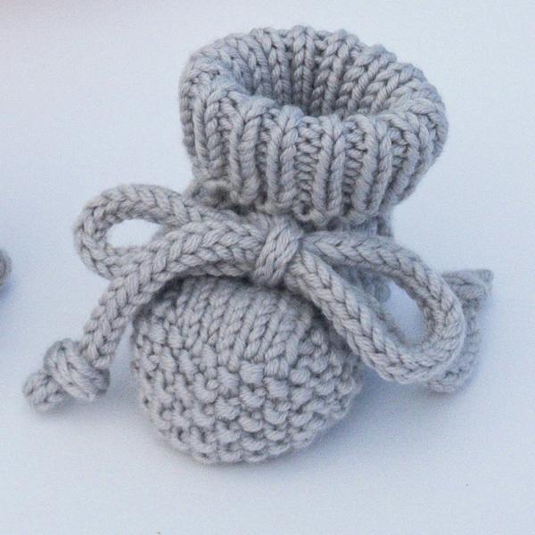 Y-Z Custom Logo Design Hand Knitted Crochet Home Newborn Girl Shoes Baby Booties for Baby Girls