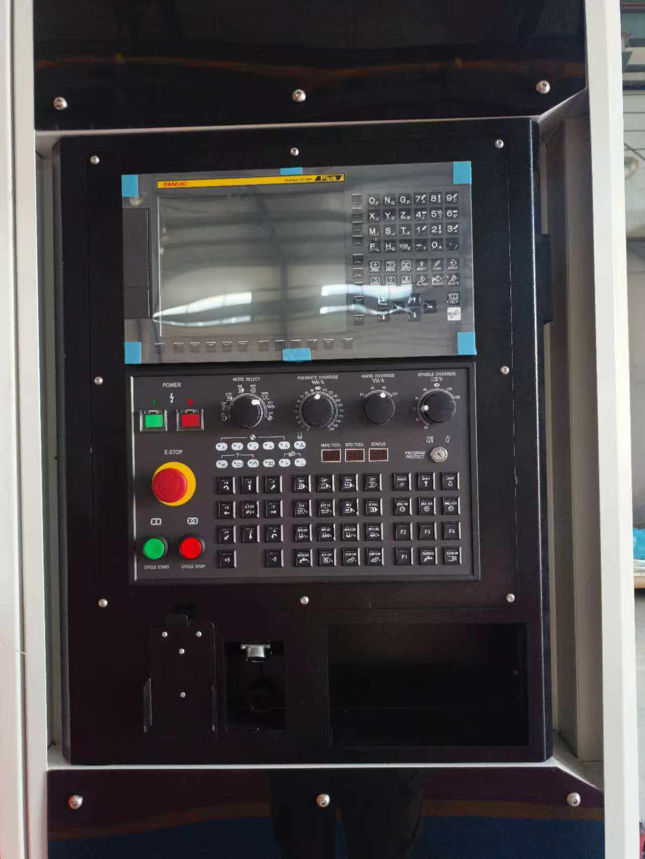 VMC1160 Heavy-Duty CNC Vertical Machining Center with 1100x600x600mm Travel, HT300 Cast Iron Bed, 24-Tool ATC for Mold Processing and Metal Cutting
