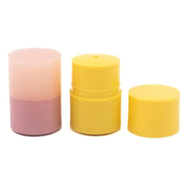 Unique Style 15ml Screw Rotate Plastic Lip Gloss Bottle Support Customization