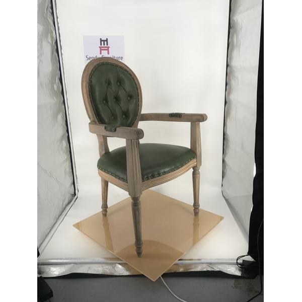 Винтажная рука ресторана круглой задней части деревянная предводительствует роскошный классический стул с украшением кнопки