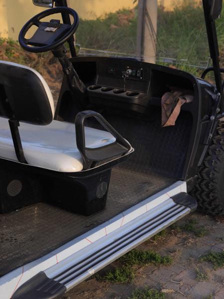 Carrinhos de golfe de 6 lugares Bateria de chumbo-ácido personalizada Operada para venda fora da estrada