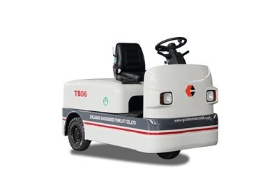 6 Ton Airport Baggage Towing Tractor Three Point And Low Gravity Center Design