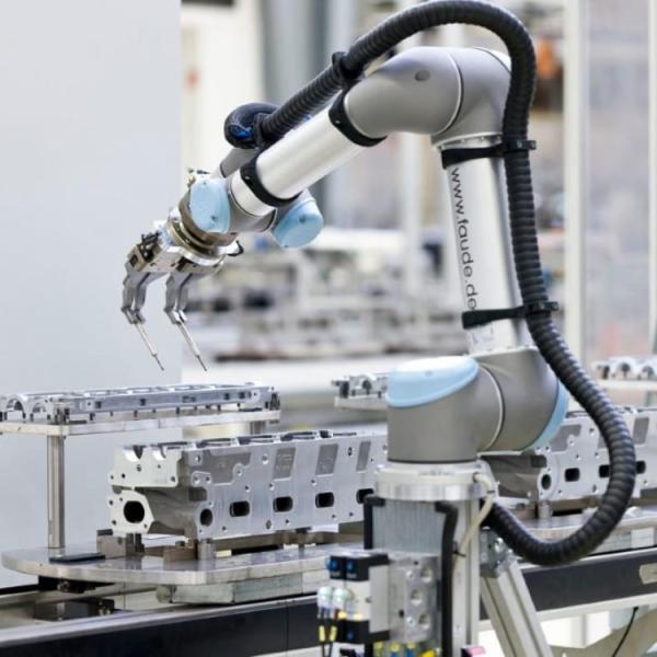 Industrial robot UR5 universal 6 axis robot arm gripper machinery industry equipment polishing machine