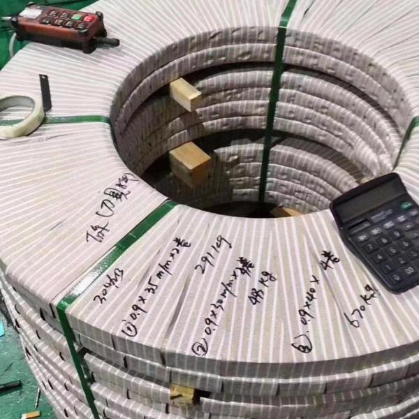 Les bandes de l'acier inoxydable 1,4306/304L d'en ont laminé à froid 2B la largeur d'ici 1500 millimètre de 0,1 - de 3.0mm