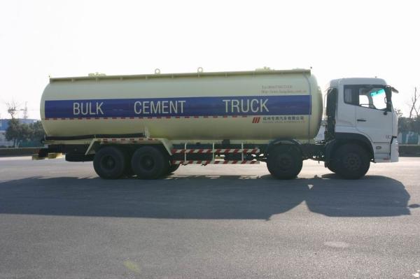 8x4 Dry Bulk Tank For Cement Transport 27cbm Dry-Mixed Powder Truck