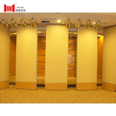 Painéis de parede de dobramento operáveis do divisor 95mm de POM Hanging Wheels Sliding Wall