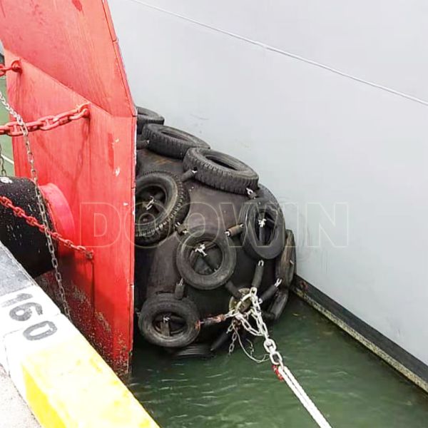 Lightweight Pneumatic Rubber Fenders 0.5m-4.5m Yokohama Fender
