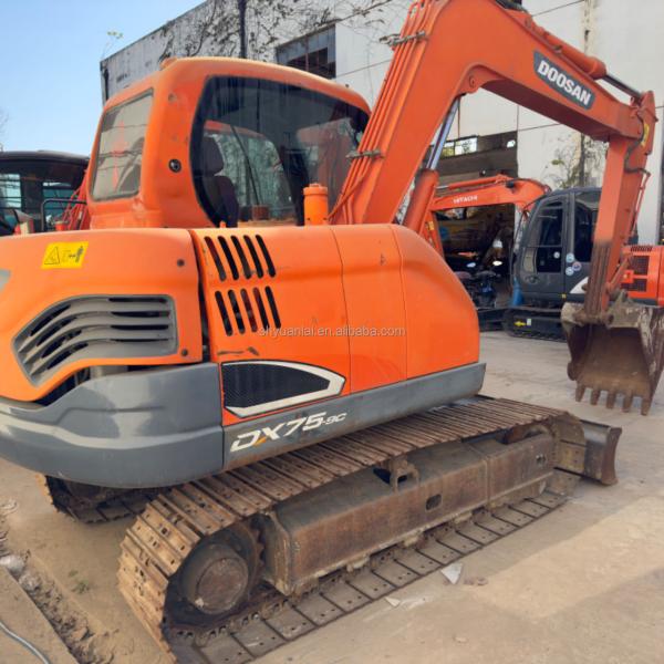 Doosan DX75-9C Mini Excavateur d'occasion Excellent état Couleur d'origine 0-2000 heures de travail