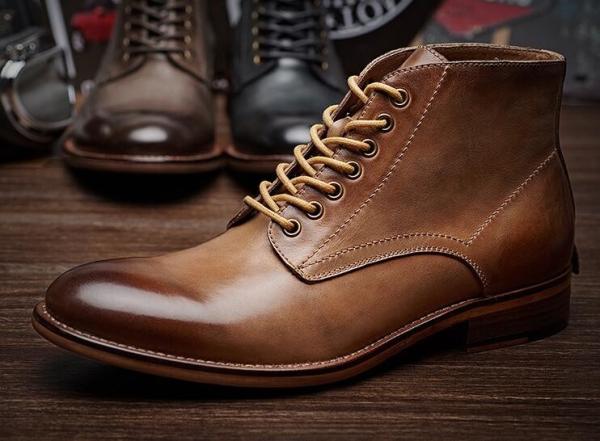 O vestido do couro dos homens do inverno do outono carreg o algodão superior alto das botas de couro - acolchoado com luxuoso