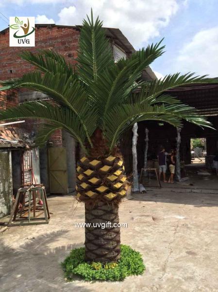 UVG PTR056 big artificial tree trunk with fake coconut palm trees for park landscaping