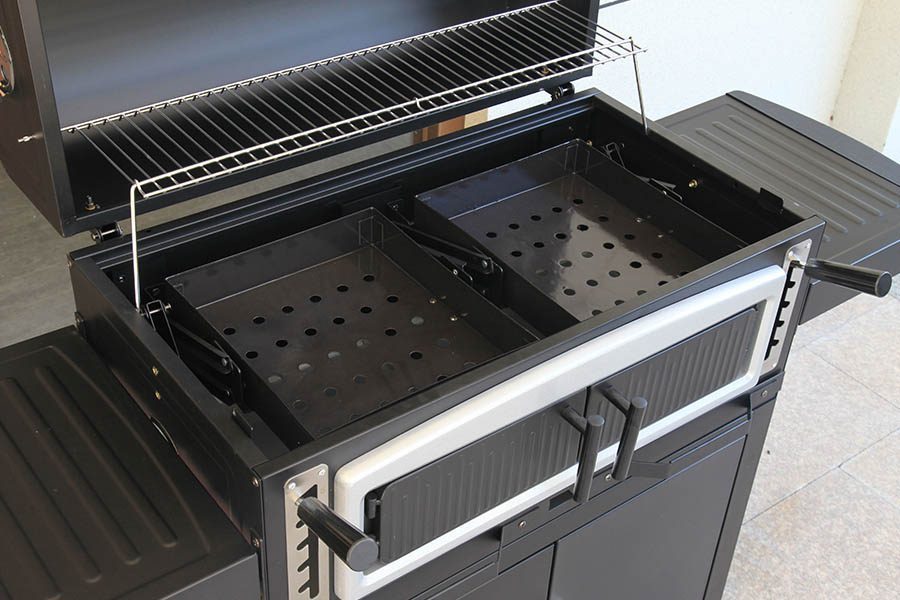 Professional Freestanding Charcoal BBQ Grill With Adjustable Charcoal Tray