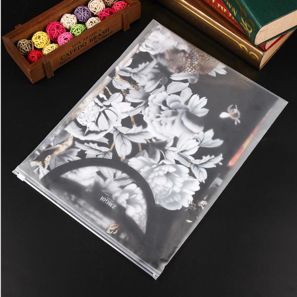 Customized Size CPE Zipper Bags Matte Frosted Packaging Bags With Ziplock Closure For Shipping