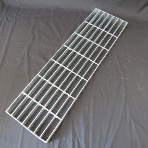 Hot Dip Galvanized Carbon Steel Grate Stair Treads Silver Color