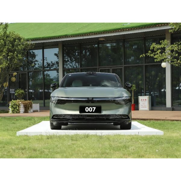 Uesd Car 2024 Zeekr 007 Dual-Motor Performance 100  k Wh Autonomous Driving Excellent Condition  Car Made in China Hot Selling