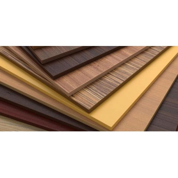 Adhesivo termofusible PUR avanzado para laminación plana de madera sin juntas