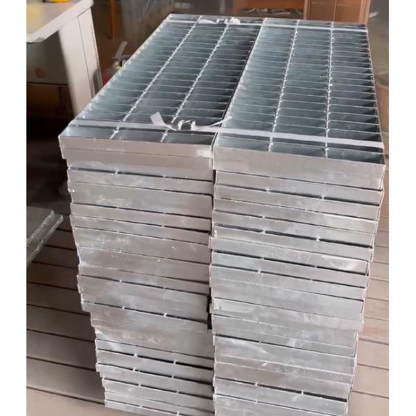 API Certified Hot Dip Galvanized Steel Grates for Sidewalks Upgrade Your Sidewalks