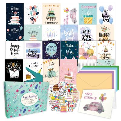 15 Emballez des cartes blanches et colorées avec des enveloppes