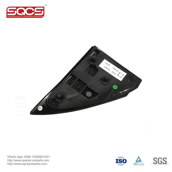Cobertura decorativa para a lâmpada traseira lateral direita do Tesla Model 3 Y Porta de carregamento 1100781-99-D