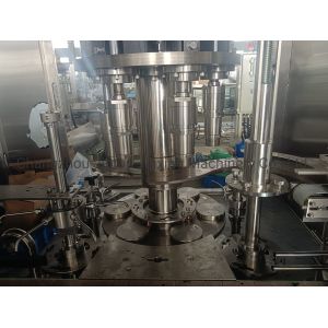 Bebidas detergentes tampando de limpeza da máquina da cabeça do disparador