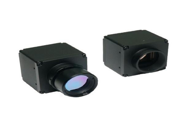 640x512 Black Thermal Camera Module 8 - 14 μM Spectral Response RS232 Control Port