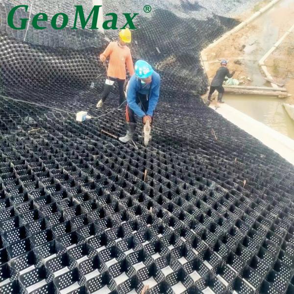 GM330 HDPE Geocell Panels 75mm Depth for Road Base Support With 25kN/m Tensile Strength In South Africa