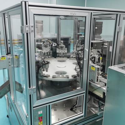 La machine de remplissage de bouchon de sécheur entraînée par un équipement servo a un taux de fonctionnement élevé et n'est pas facile à endommager