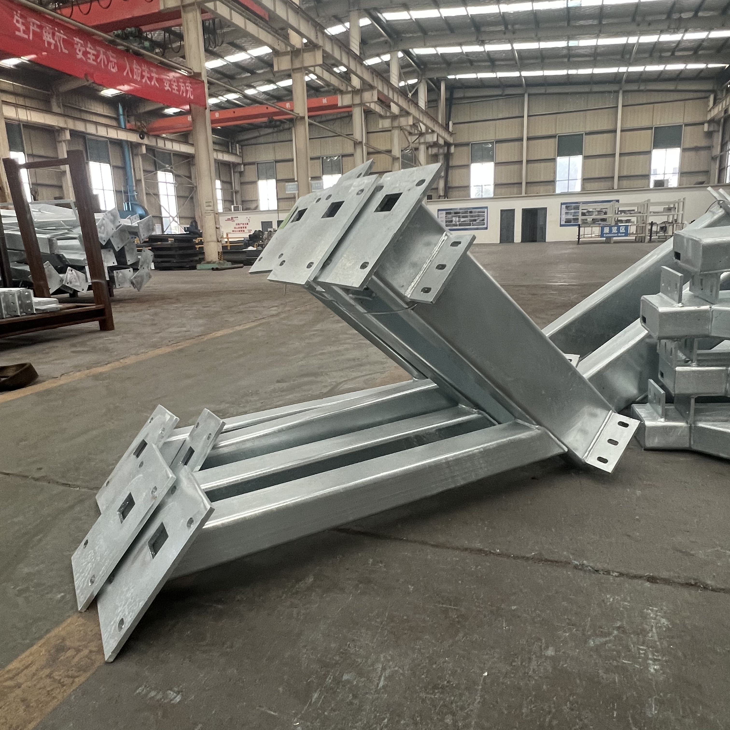 500 - 5000sqm Prefabricated Workshop Buildings Heavy Duty Column Base Bracket