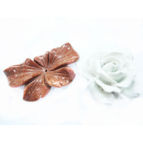Oem White / Black / Brown / Green Flower Gemstone Carving  Decorative Jewelry Making