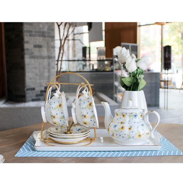 Подарите своим гостям в стиле этот турецкий чайный набор включает керамические чашки и тарелку